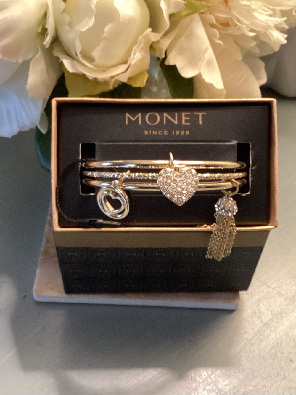 Monet Gold Crystal Heart Charm Bangle Set ÑWT
